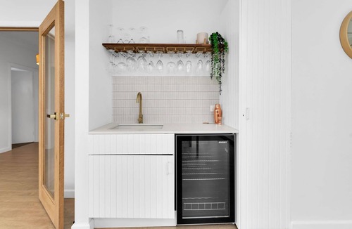 Rosebud House | The Family Beachside Escape by Ready Set Stay- HOUSE - pool, full linen