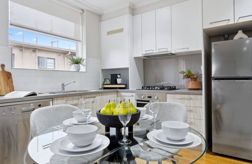St. Kilda East Apartment | The Fulton Residence