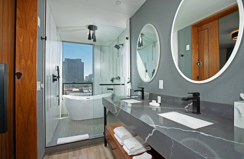 Rossmoyne Hotel | The Glenmark, Glendale, a Tribute Portfolio Hotel