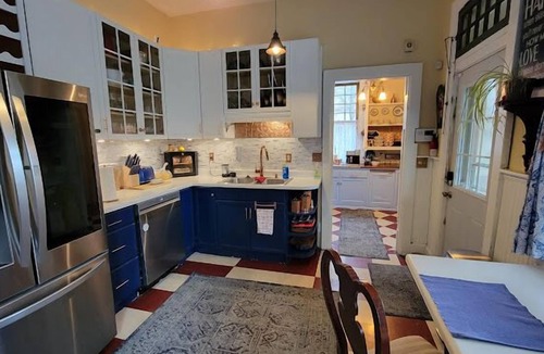 Downtown Toledo House | The Kings Throne Inn and Guest House