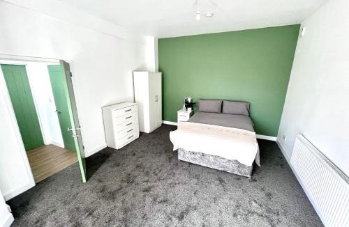 Rowley Regis Apartment | The Limes Blackheath