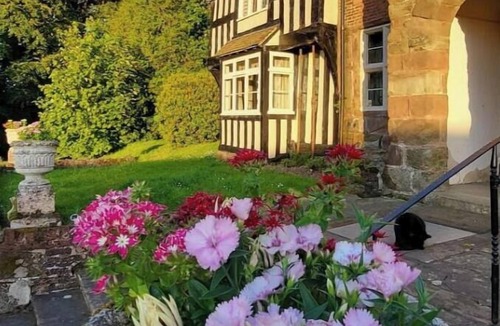 Whitney-on-Wye House | The Lodge and Gardener's Cottage at Historic Fairfield Court