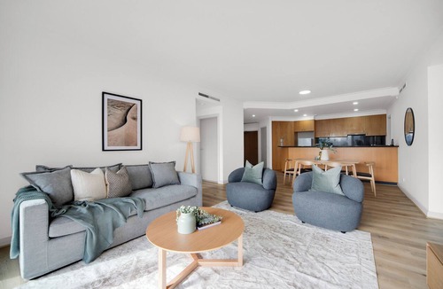 South Yarra Apartment | The Lookout - City and Rivers Views - by Ready Set Stay