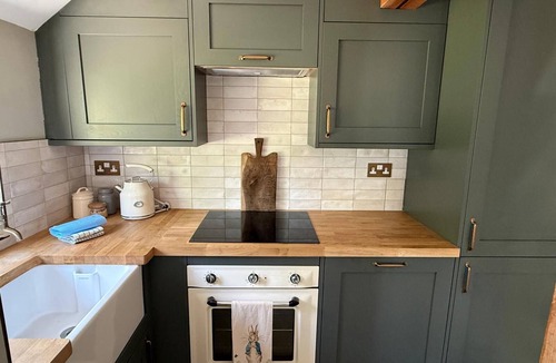 Kingham Cottage | THE LOST RADISH - Cosy and romantic Cotswold cottage with private garden