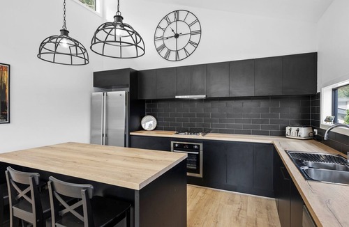 Marysville House | The Nest On Hull - Stylish Home Away From Home