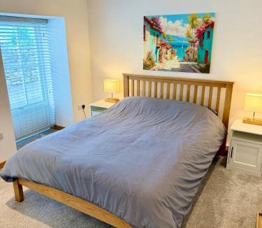 Thornbury House | The Old Stables -5 min from M5, J14