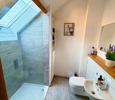 Thornbury House | The Old Stables -5 min from M5, J14