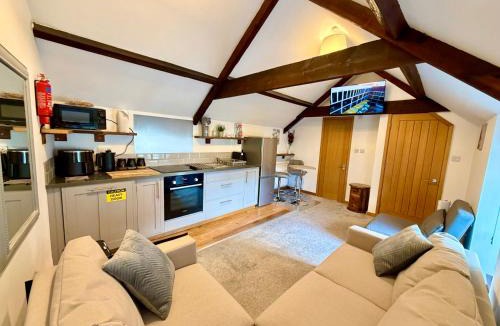 Thornbury House | The Old Stables -5 min from M5, J14