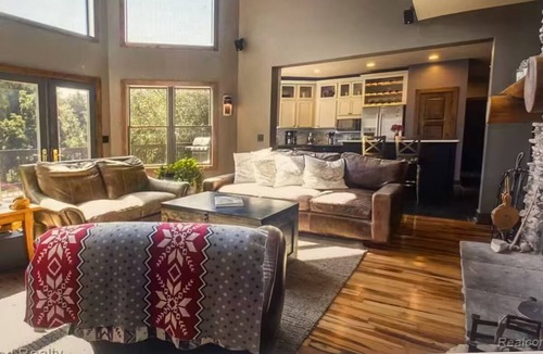 Howell House | The Retreat