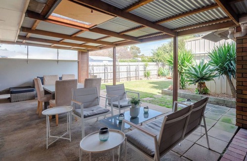 Capel Sound House | The Sandcastle, 10 minutes to the beach