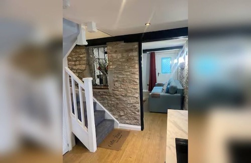 Wotton-under-Edge House | The Snug - Newly Renovated Charming 1769 Cottage Escape in the Countryside.