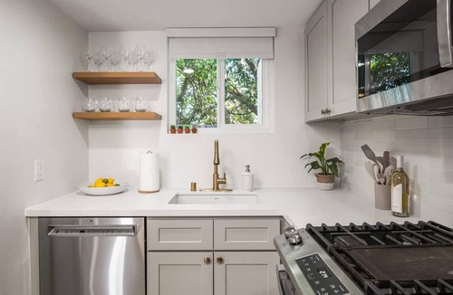 North Redondo Apartment | The South Bay Retreat