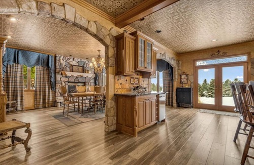 Lexington House | The Stone Haven Estate: Hot tub, Golf Course & 2 Miles from DT Lexington