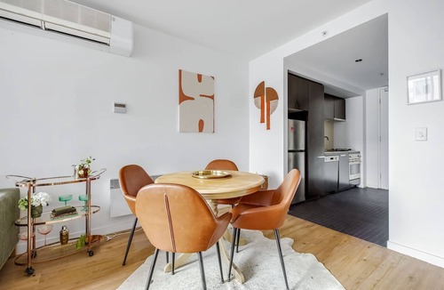 East Melbourne Apartment | The Sweet Escape Trendy Chic with Rooftop Pool
