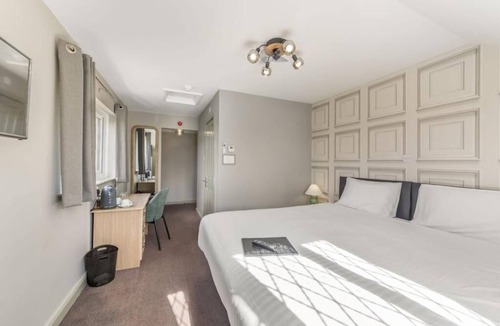 Coughton Hotel | The Throckmorton