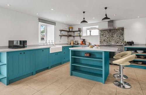 Monmouth Cottage | The Vineyard at Newton Court, Nr Monmouth sleeps 10 guests