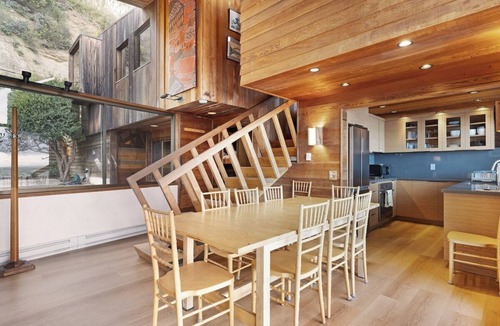 Aptos House | The Waves – Spacious, Stylish Beach Retreat