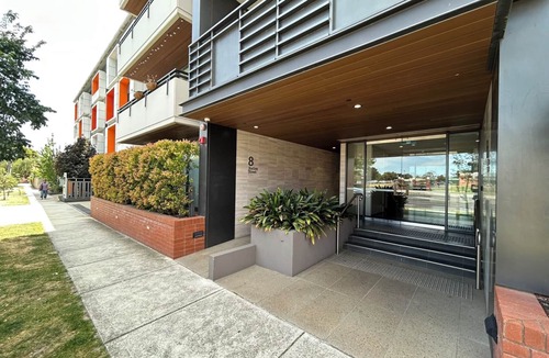 Caulfield East Apartment | This apartment is a 2 bedroom(s), 1 bathrooms, located in Caulfield North, VIC.