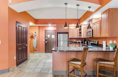 Wisconsin Dells Condo | Three bedroom condo the Wisconsin River in Wisconsin Dells.
