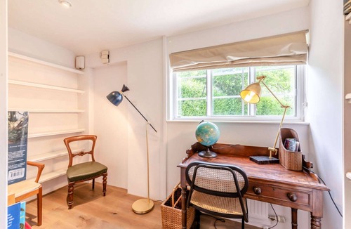 Aston Magna Cottage | Three bedroom pet friendly holiday home in the Cotswolds - Norman Chapel