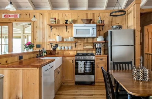 Saugatuck Cottage | THREE COTTAGE FAMILY COMPOUND - Hot Tub + Fire Pit with water/downtown views