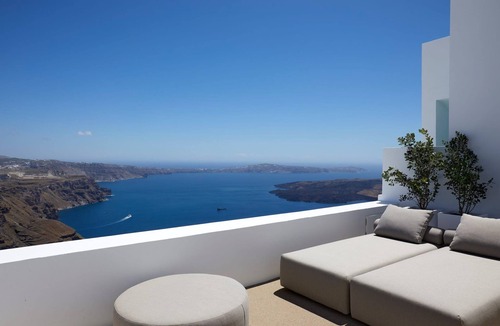 Vourvoulos Villa | Thrilling Santorini Apartment | Vanica Apartment | 2 Bedrooms