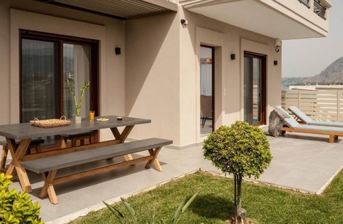 Souda Apartment | Thyme Sea View Apartment 2 by 8essentially
