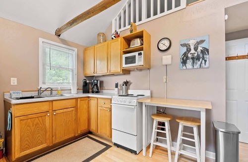 Baileys Harbor Cabin | Tiger Lily Cabin: Sunset Shores Kangaroo Lakefront