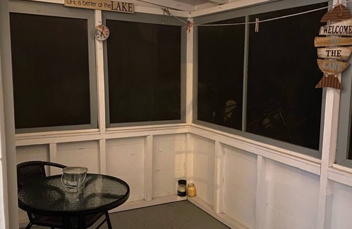 Baileys Harbor Cabin | Tiger Lily Cabin: Sunset Shores Kangaroo Lakefront