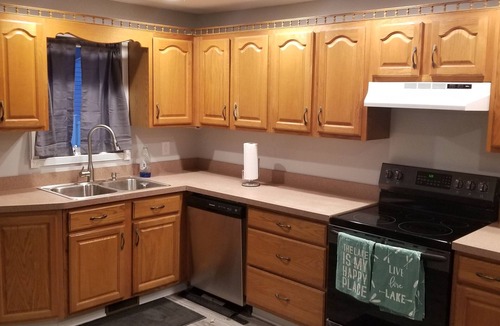 Toledo House | Toledo, lakeside home 3 bdrm sleep 7 on Lake Erie with 4 decks to choose from.