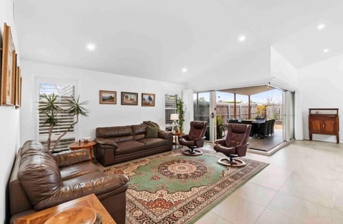 Tomakin House | Tomakin Tonic