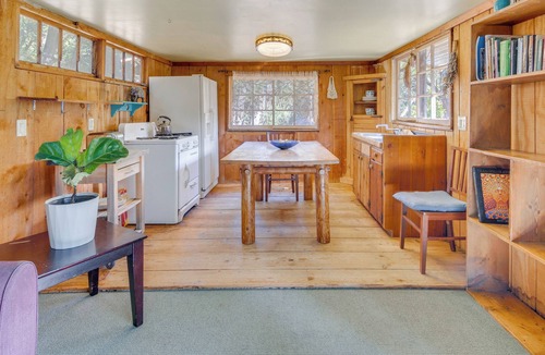 Topanga Cabin | Topanga Canyon Rustic Treetop Trailer on 16 Acres!