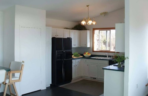 Tahoe Village Cabin | Townhouse condo with lakeviews close to lifts