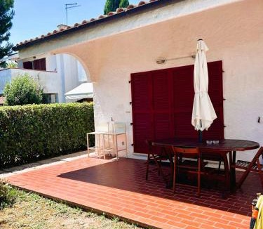 Villaggio Taunus House | Tra la luna e il mare - giardino - parcheggio privato - riviera del Conero
