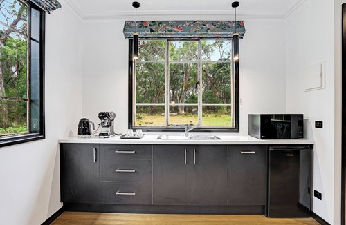 Balnarring Cabin | TRAM 974 - Watch your step as you board