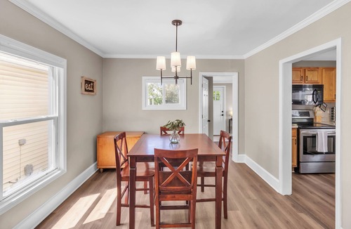 Lansing House | Tranquil 3-bedroom house with WiFi in Lansing