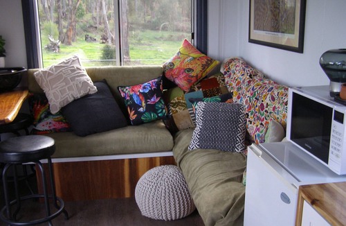 Nyora House | Tranquil Tiny Farm Stay,Loch ,Rail Trail , pit stop to Philip Island -Prom