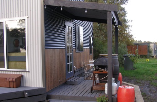 Nyora House | Tranquil Tiny Farm Stay,Loch ,Rail Trail , pit stop to Philip Island -Prom