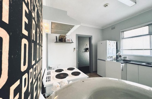 Echuca Apartment | Treehouse Hideouts - Ground Level - Heygarth House Townhouse - Port of Echuca