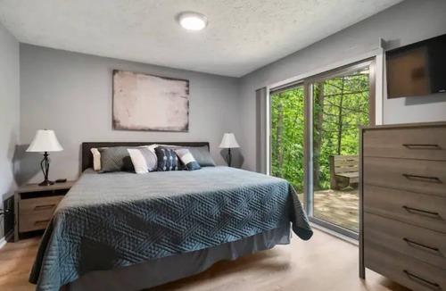 Harbor Springs House | Trout Creek Resort/Golf/Beaches/Pools/Hot tub/Sauna/Pet friendly
