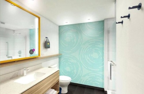 Rossford Hotel | TRU by Hilton Perrysburg Toledo, OH