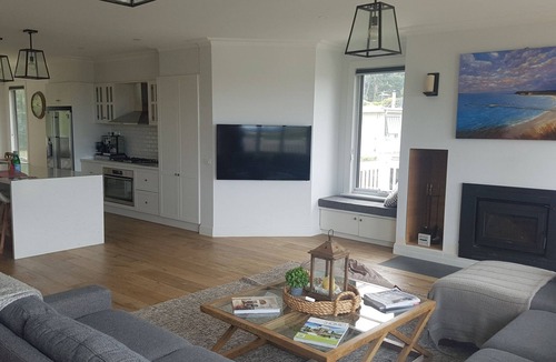 Flinders House | TULLYNEAR- Flinders Beach House
