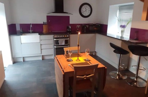 Olveston Apartment | Two bedroom barn conversion in Thornbury.