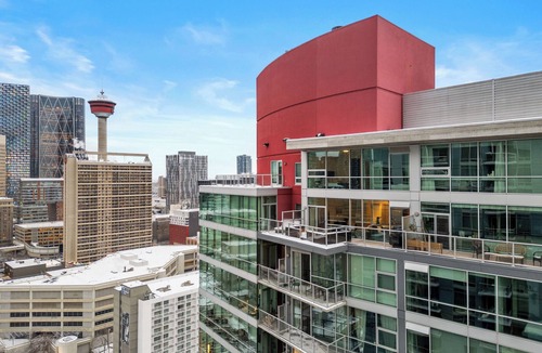 Beltline Apartment | Two Story Penthouse 2BR w AC Stampede & BMO