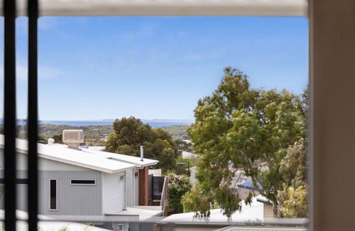 Torquay House | Ultimate Family Seaview Getaway - Pet Friendly