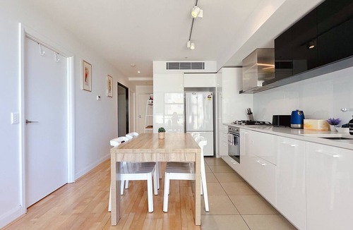 Melbourne Central Business District Apartment | Unblocked CT View/Melbourne CBD/Luxury Shop Street