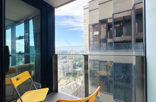 Melbourne Central Business District Apartment | Unblocked CT View/Melbourne CBD/Luxury Shop Street