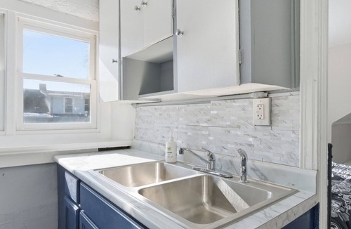 Pontiac Apartment | Unique Hidden neighborhood Jewel