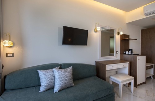 Paralia Kourna Hotel | Vantaris Luxury Beach Resort