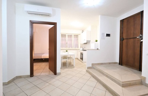 Peretola Apartment | Verdicchio is located in the Novoli area, a few steps from the tramway with which you can reach the center of Florence and the Santa Maria Novella station in a few minutes and close to the Florence airport, it is possible to park in the area easily.The a